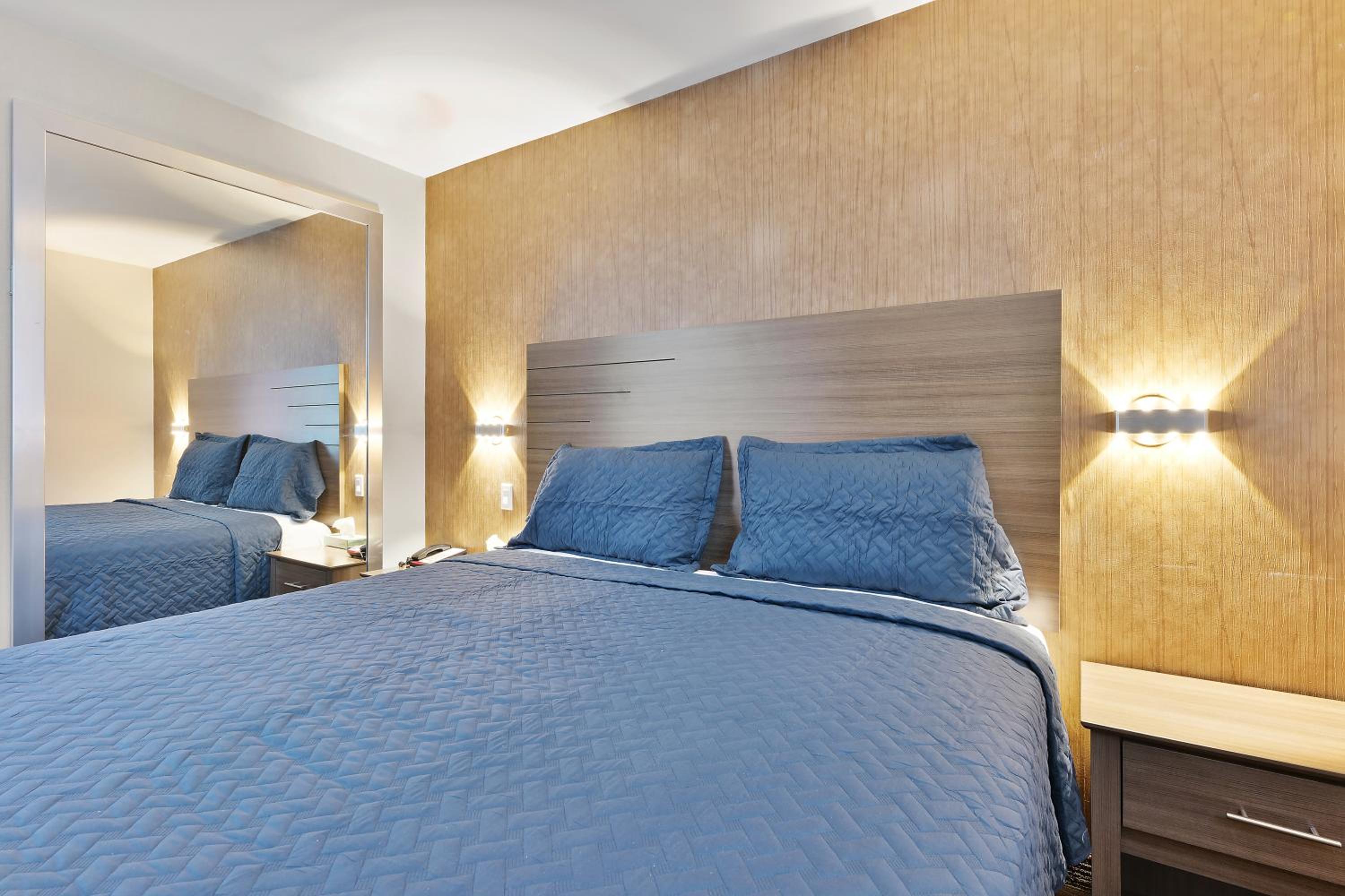 Casa Blanca Hotel Brooklyn 20/29
