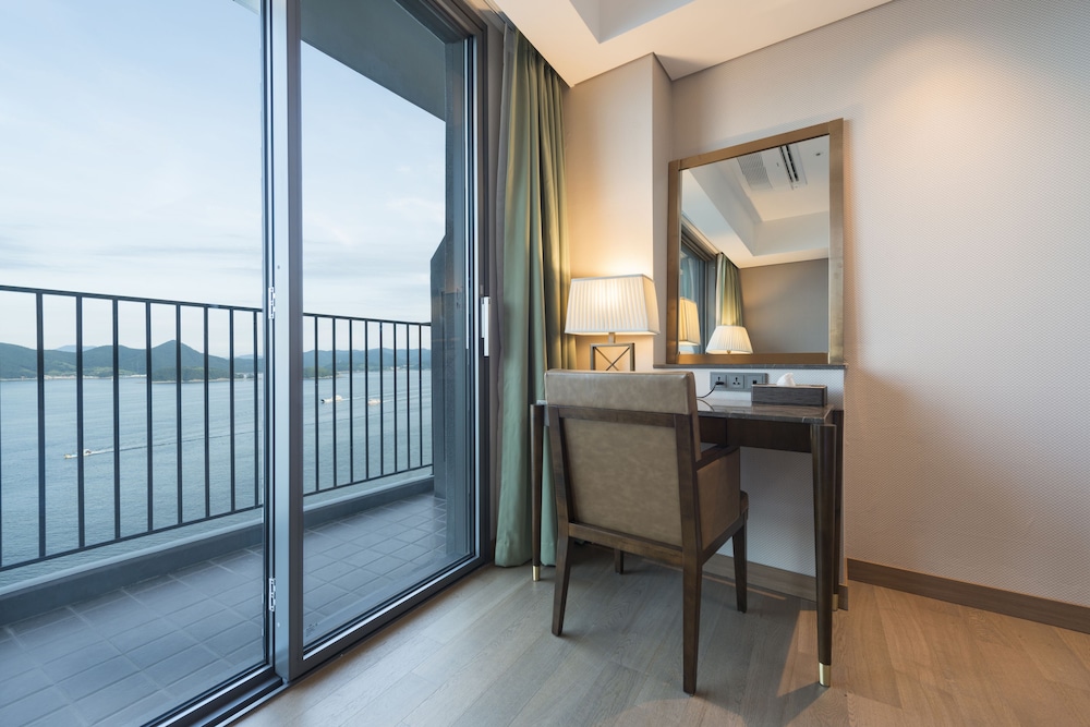 Stanford Hotel & Resort Tongyeong 20/57