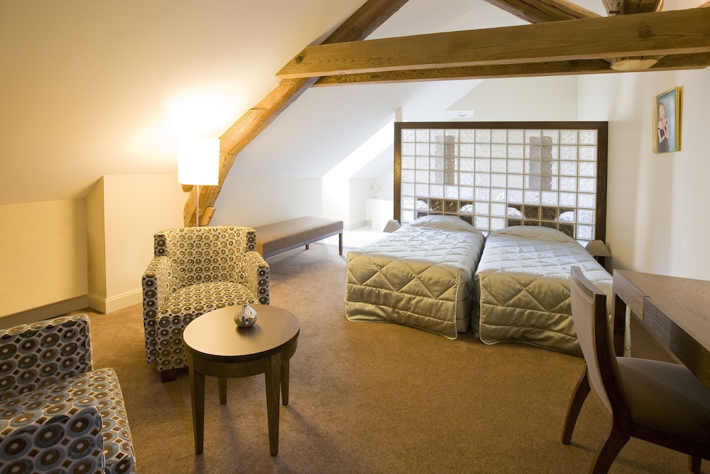 غرفة سوبيريور بسرير كينج، Hotel The Originals de la Paix Beaune 9/10