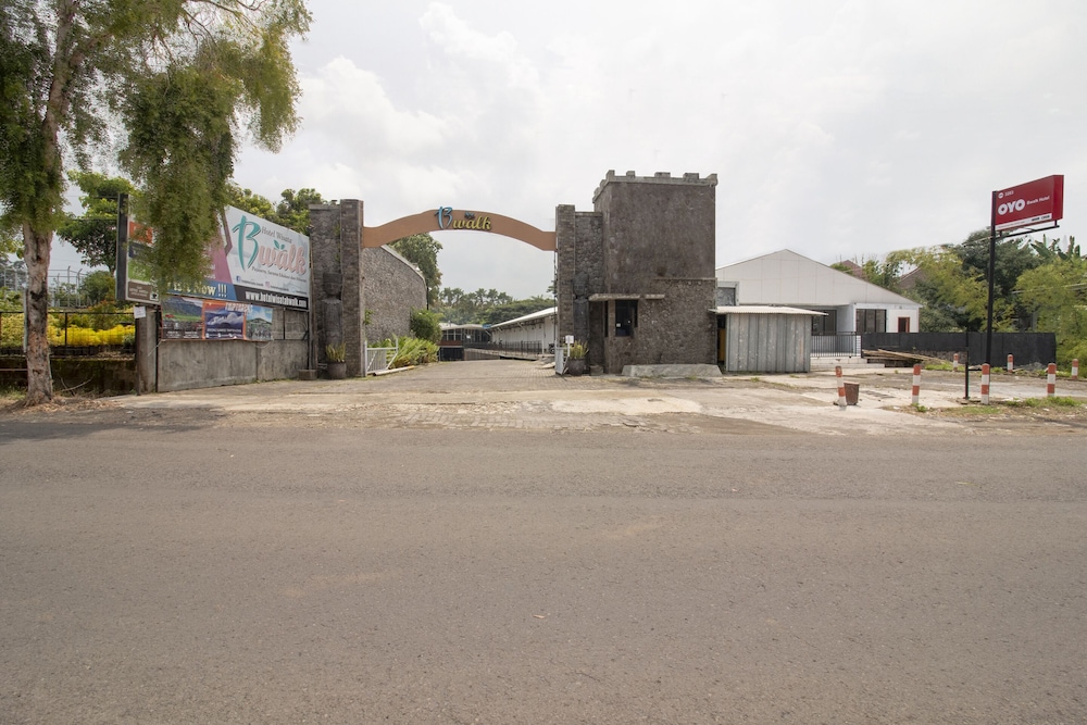 OYO 3283 Bwalk Hotel 29/40