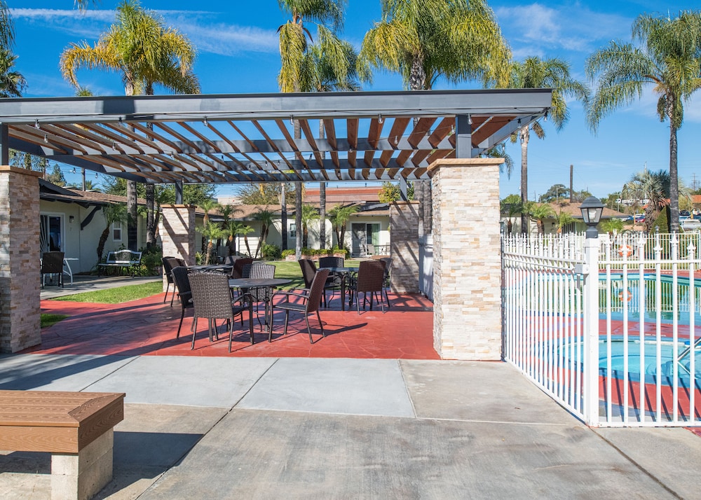 Fallbrook Country Inn 19/65