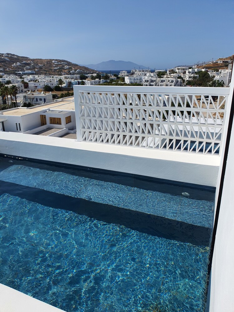 CUBIC Mykonos Seafront Design Suites 5/58