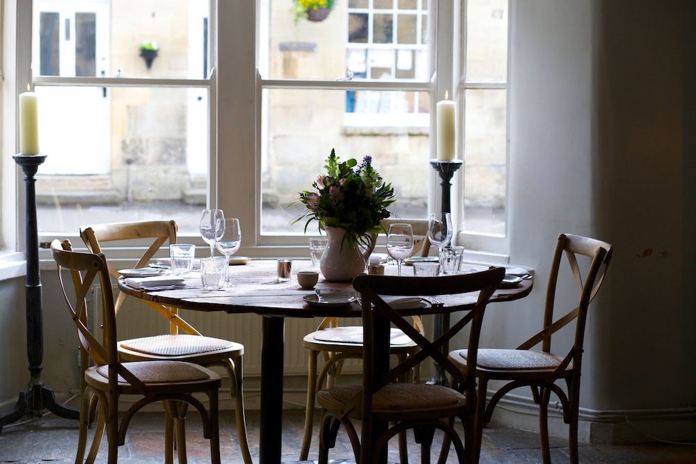The Lion Inn 40/50