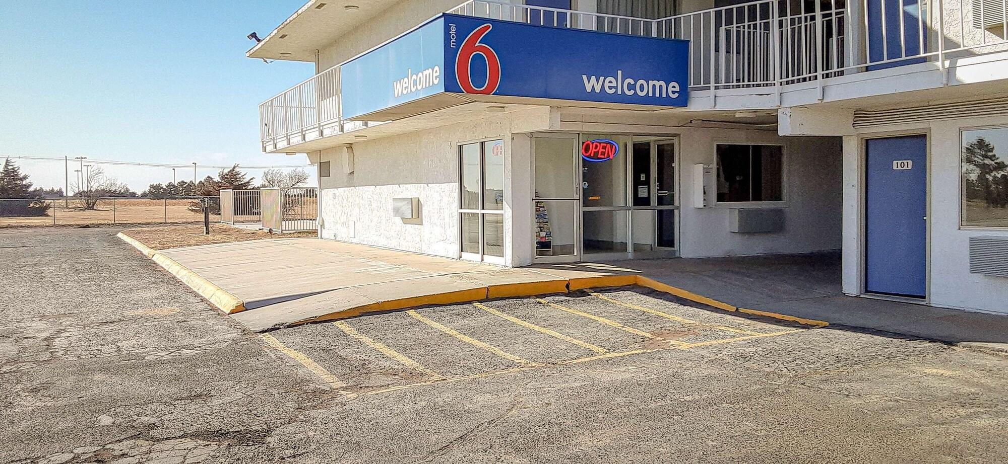 Motel6 Goodland, KS 15/18