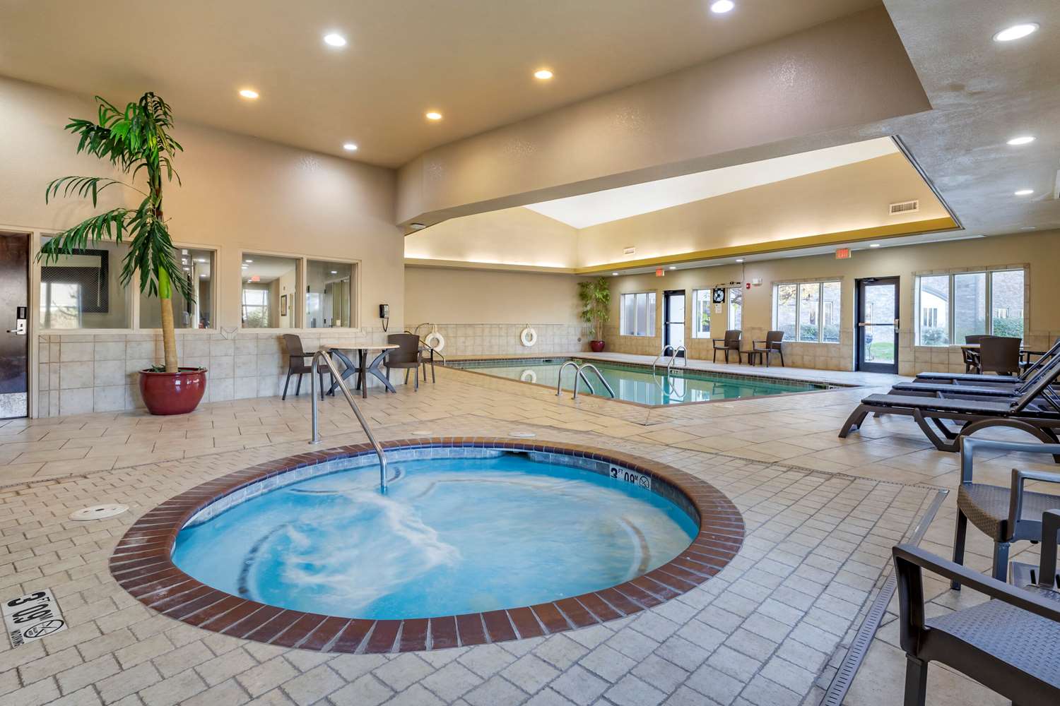 Comfort Inn Bentonville - Crystal Bridges 19/47