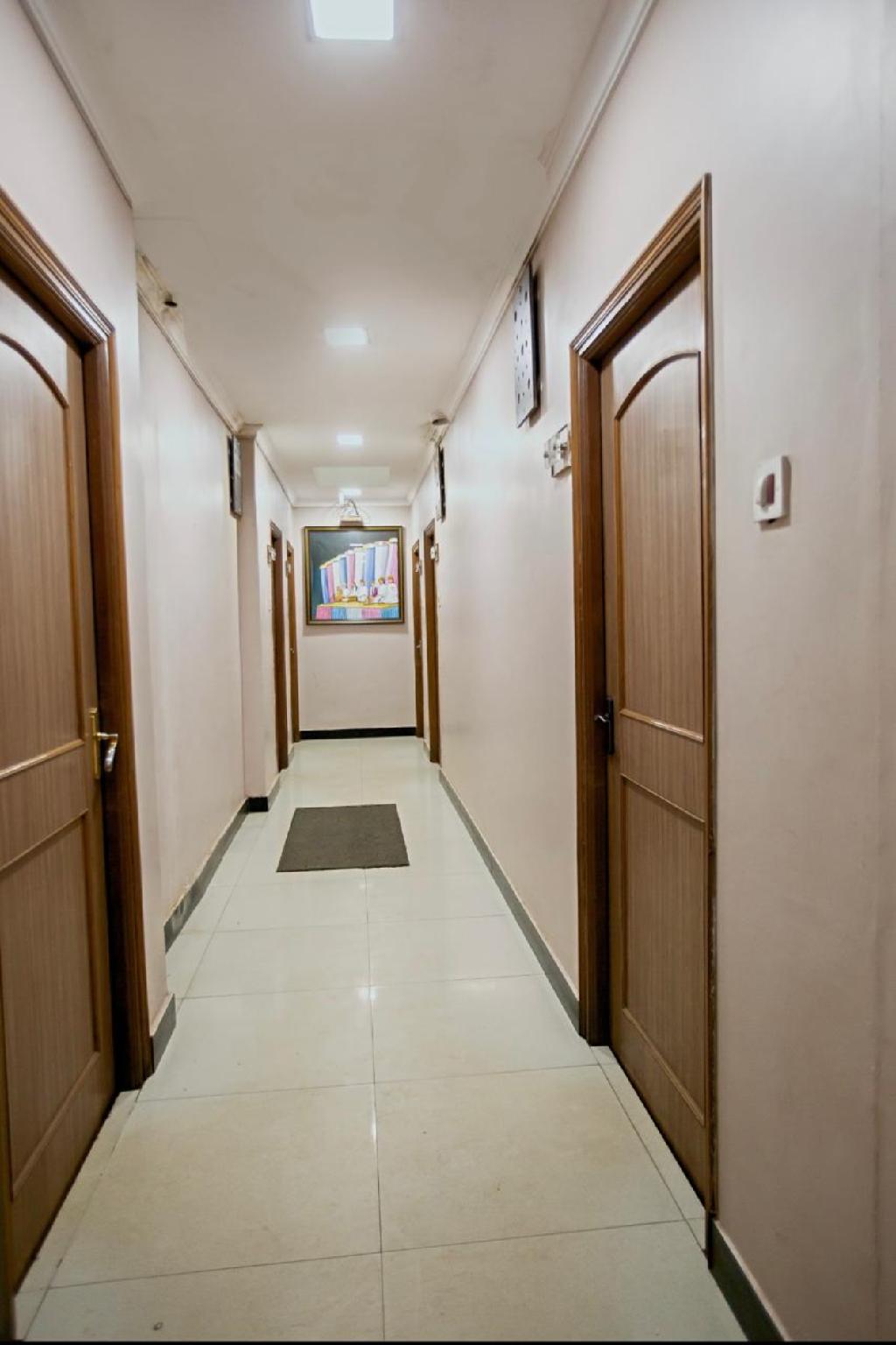 Hotel Maneck Residency 23/25