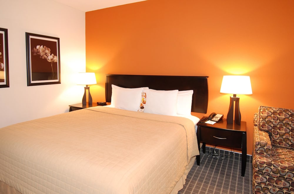 Oakland Airport Executive Hotel 30/65