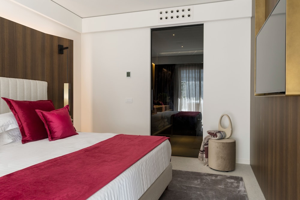 We Me Suite Hotel 8/46
