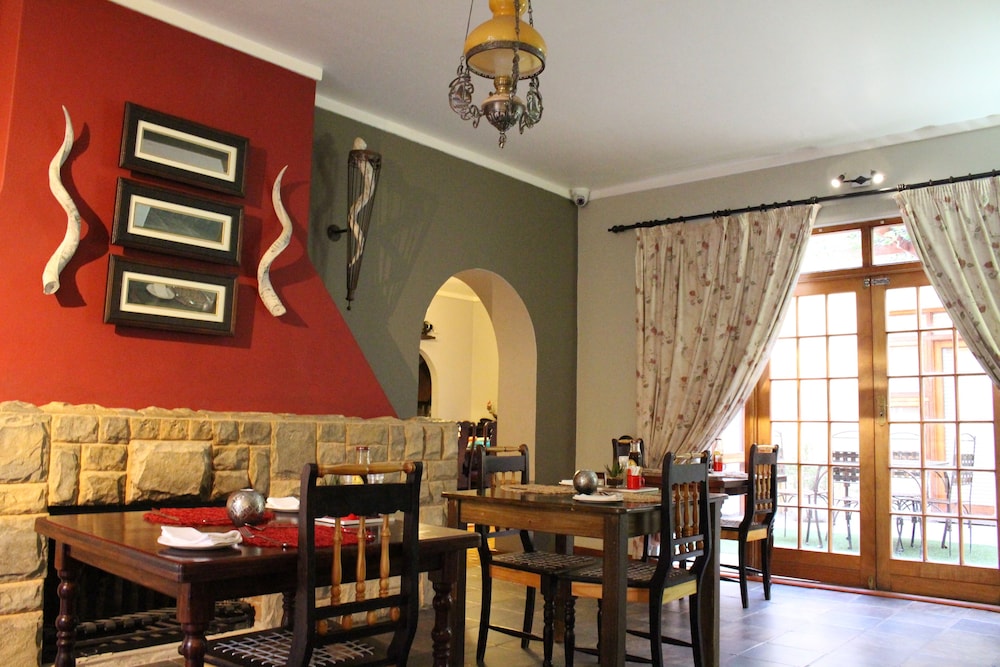 17 On Bird Guest House 26/50