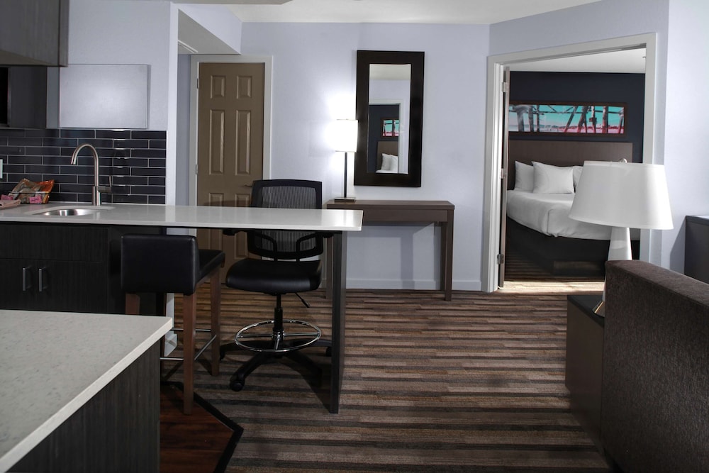 HYATT house Sterling/Dulles Airport-North 40/53