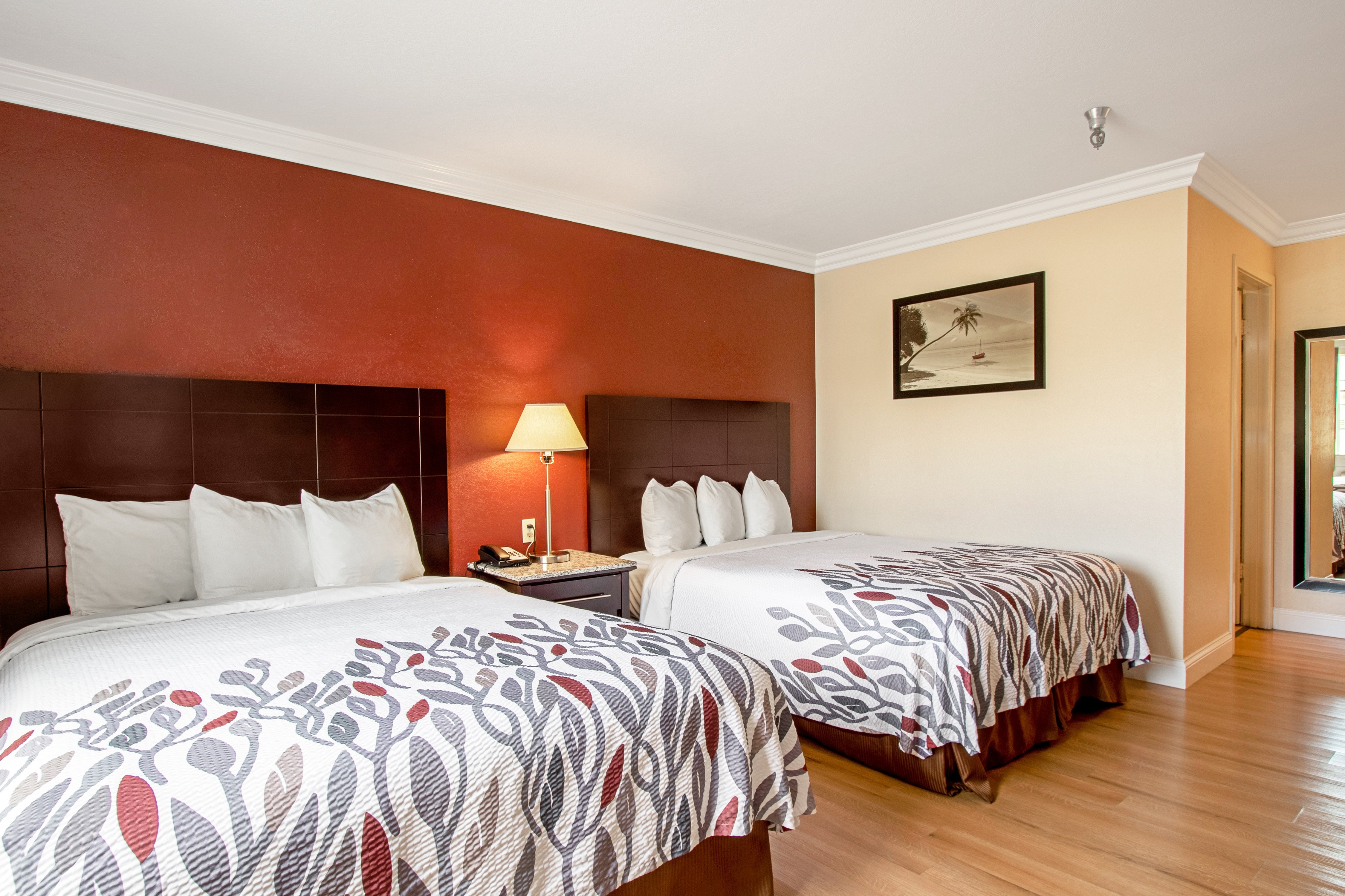 DELUXE, 2 QUEEN BEDS, ACCESSIBLE