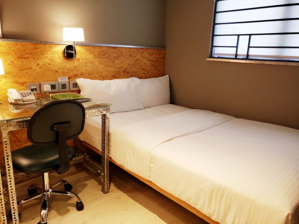 Ind Hotel 16/40