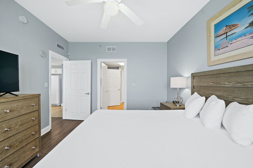 1 BEDROOM, CONDO, SEA VIEW