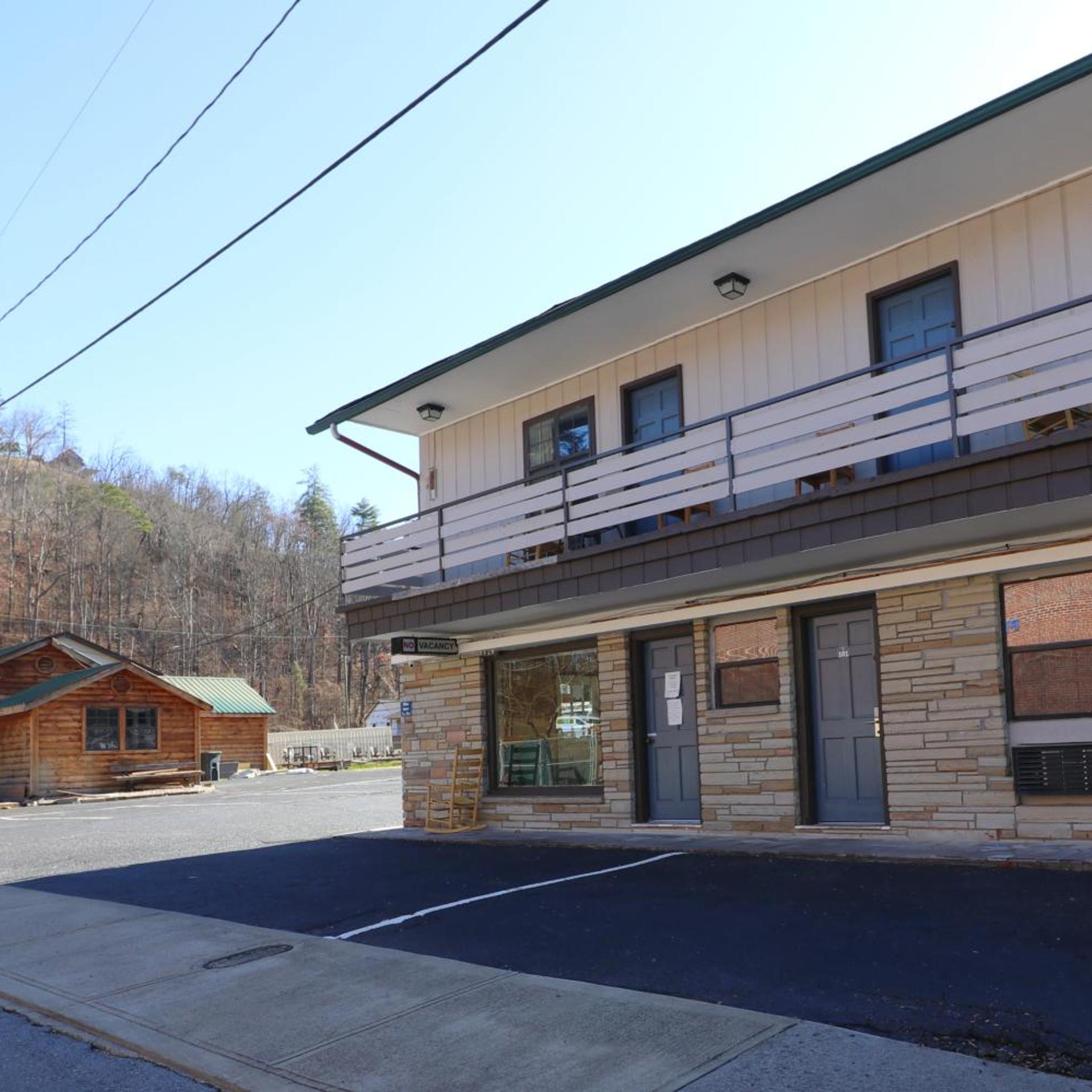 Bales Motel 20/26