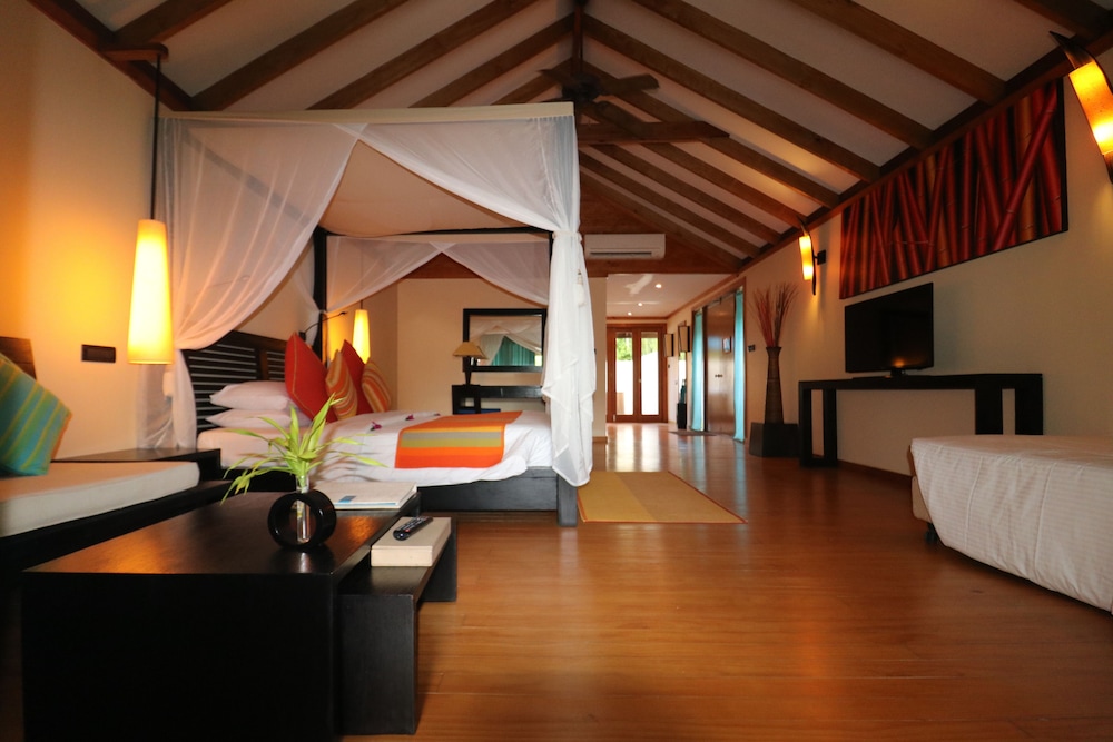 Canareef Resort Maldives 18/65