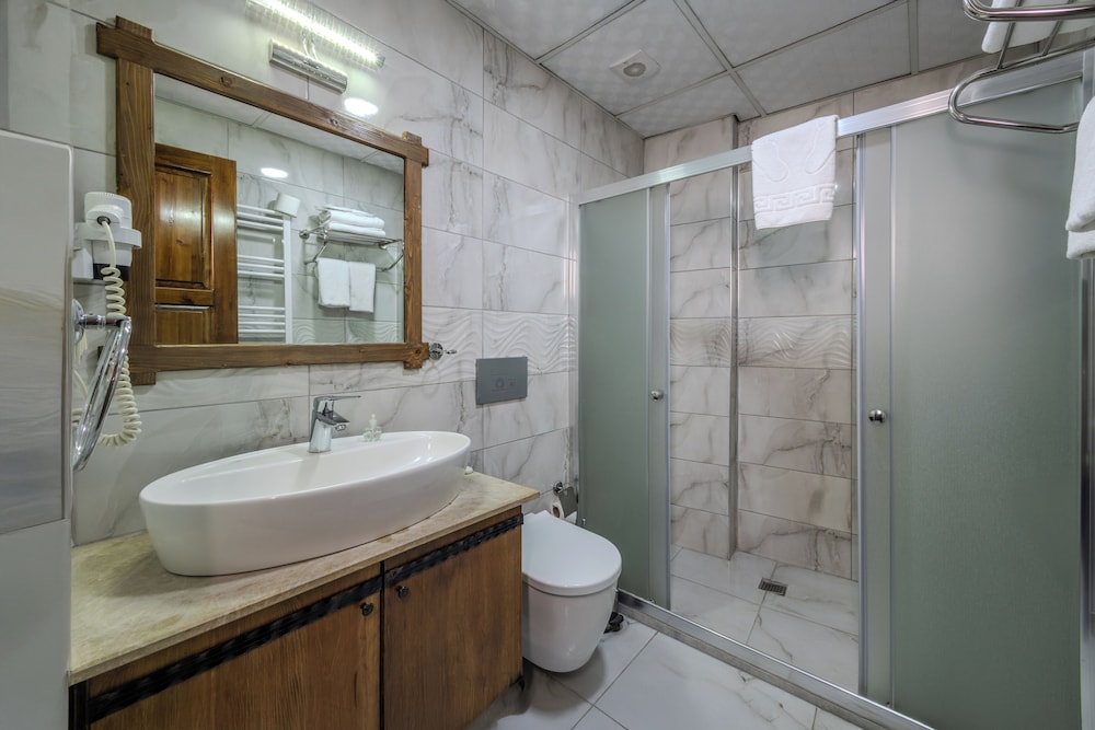 Cakiltasi Evi Otel 50/50
