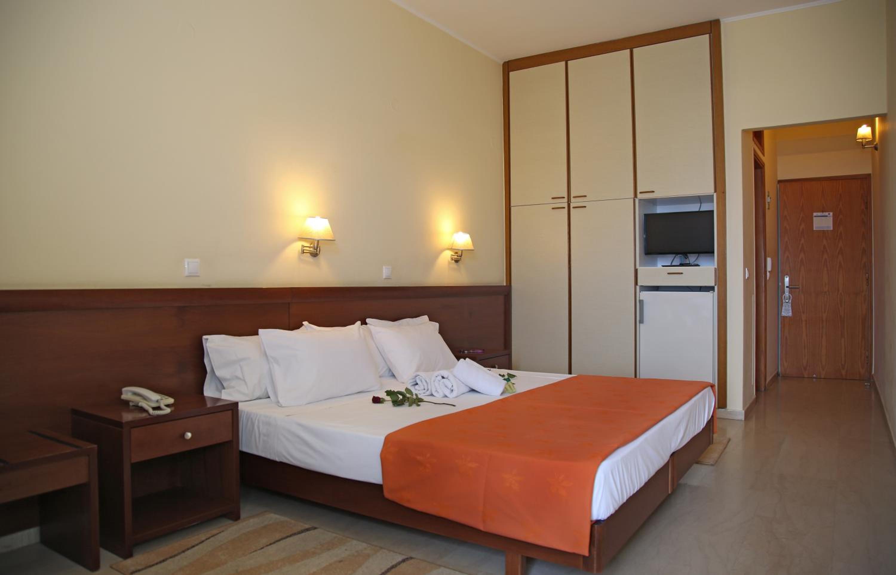 Elysee Hotel 9/48