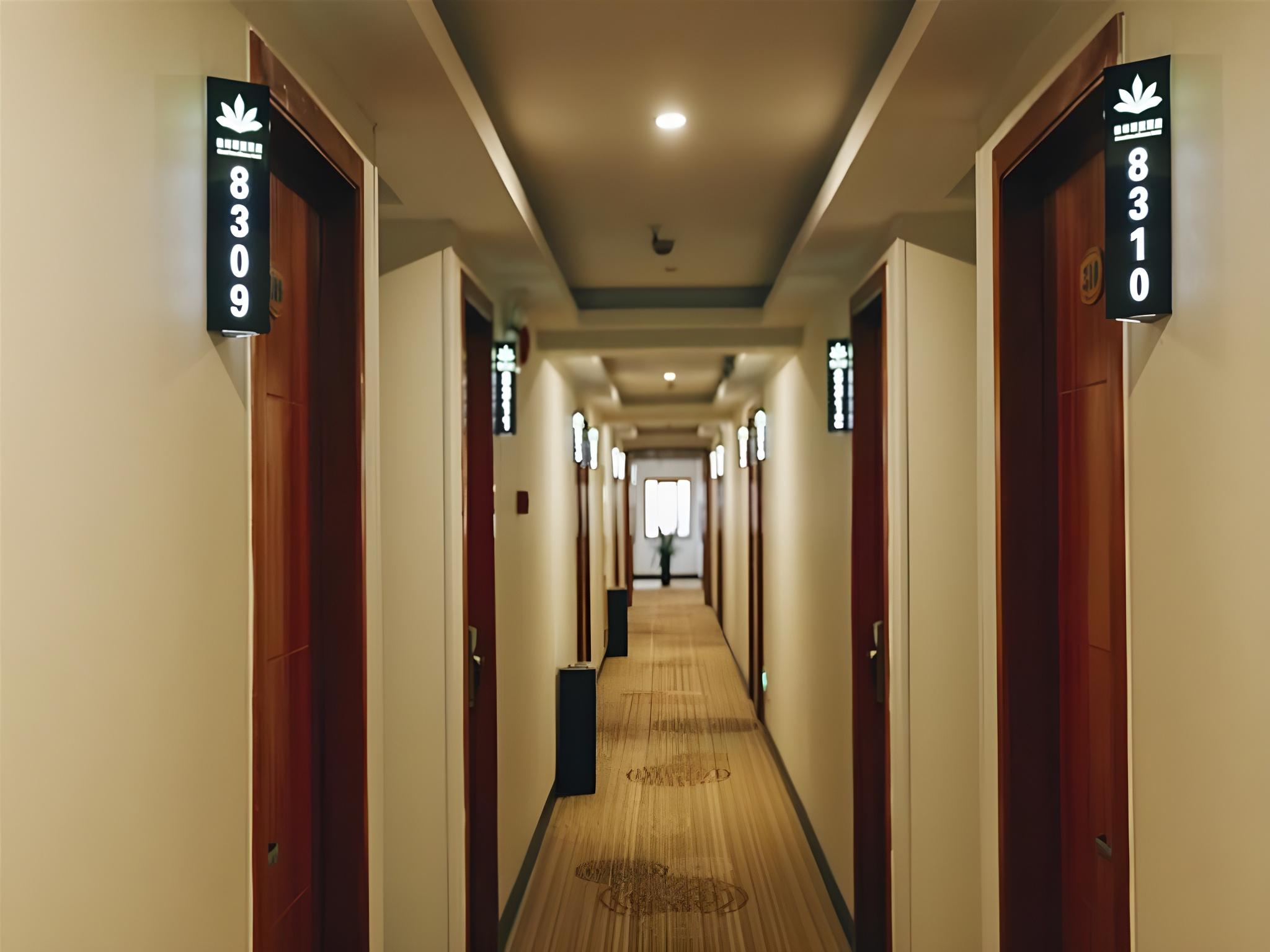 GreenTree Alliance Shanghai West Shuichan Road Hotel photo2