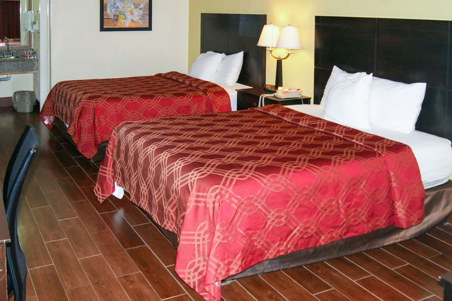ROOM, 2 QUEEN BEDS, SMOKING