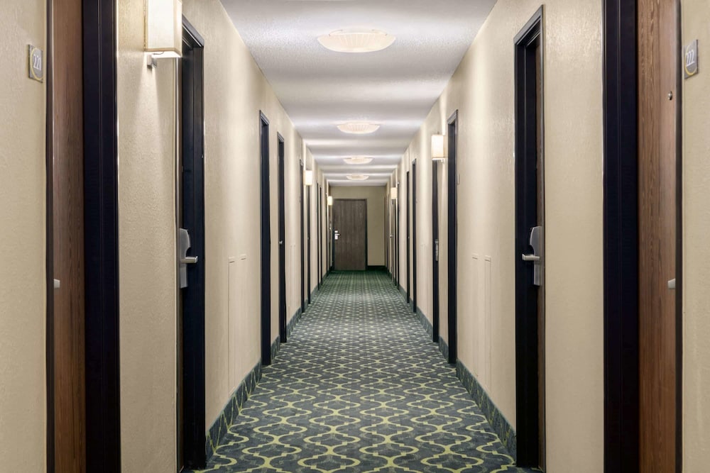 Super 8 by Wyndham Hanover 23/43