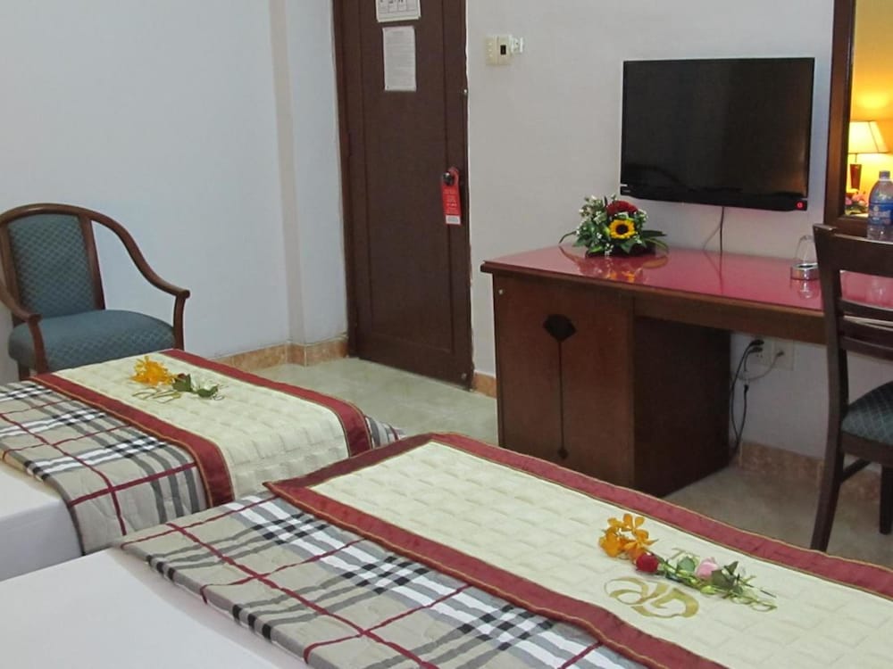 Trung Mai Hotel 59/65