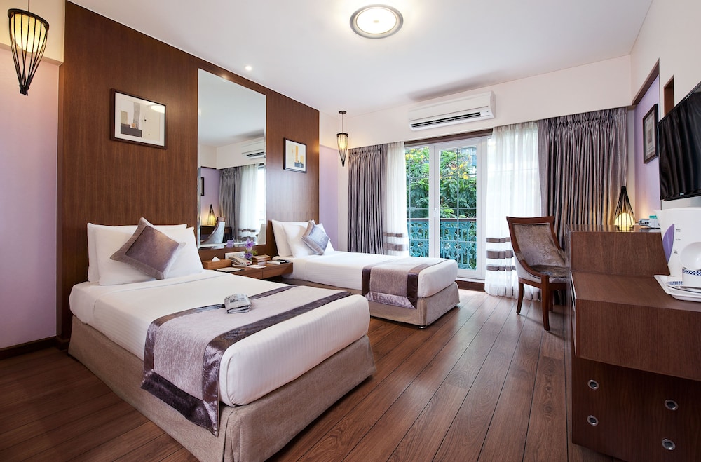 Grand Residency Service Apartment 5/40