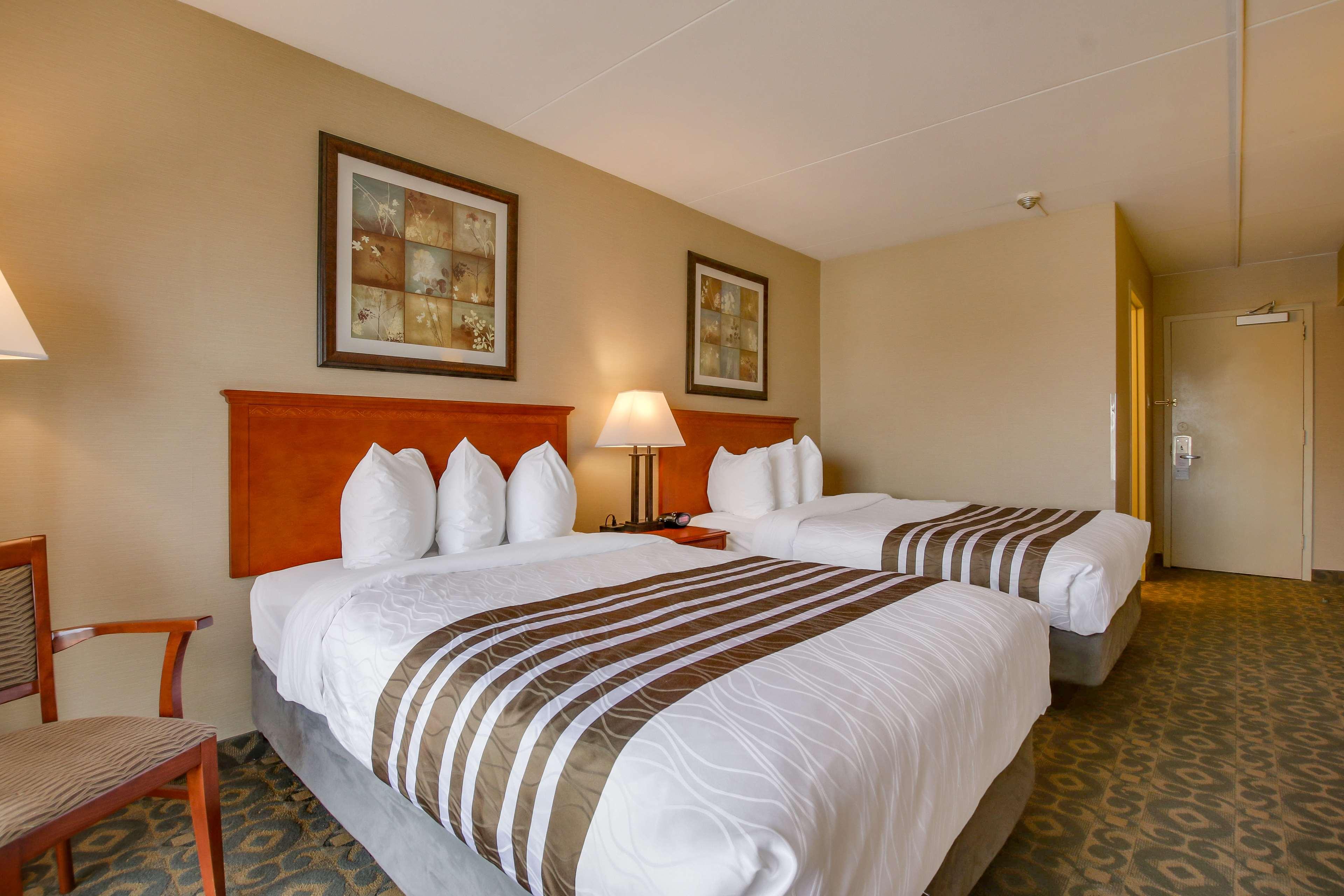 غرفة رباعية، Best Western Brantford Hotel Conference Centre 2/4