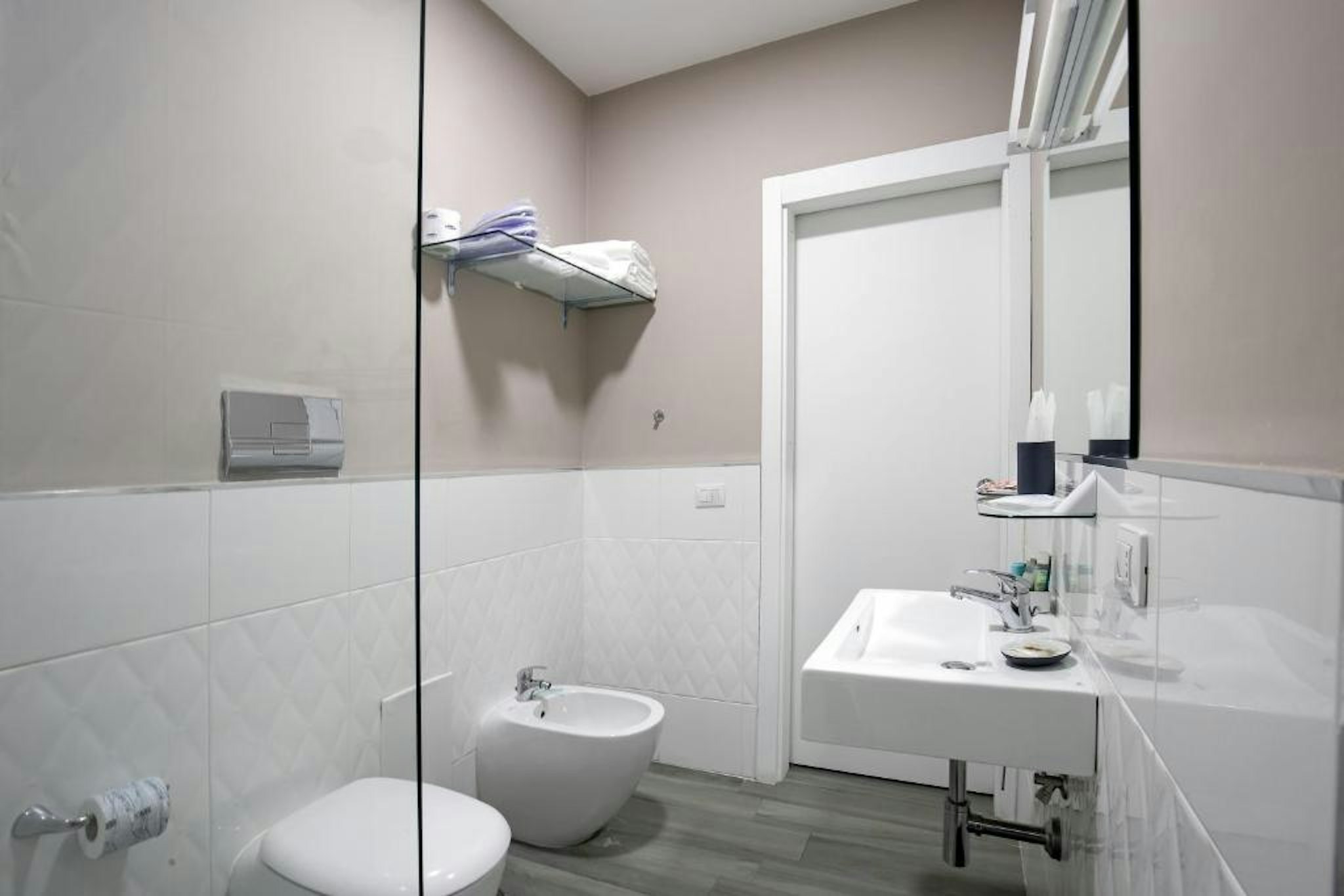 Hotel Bruman Salerno 24/24