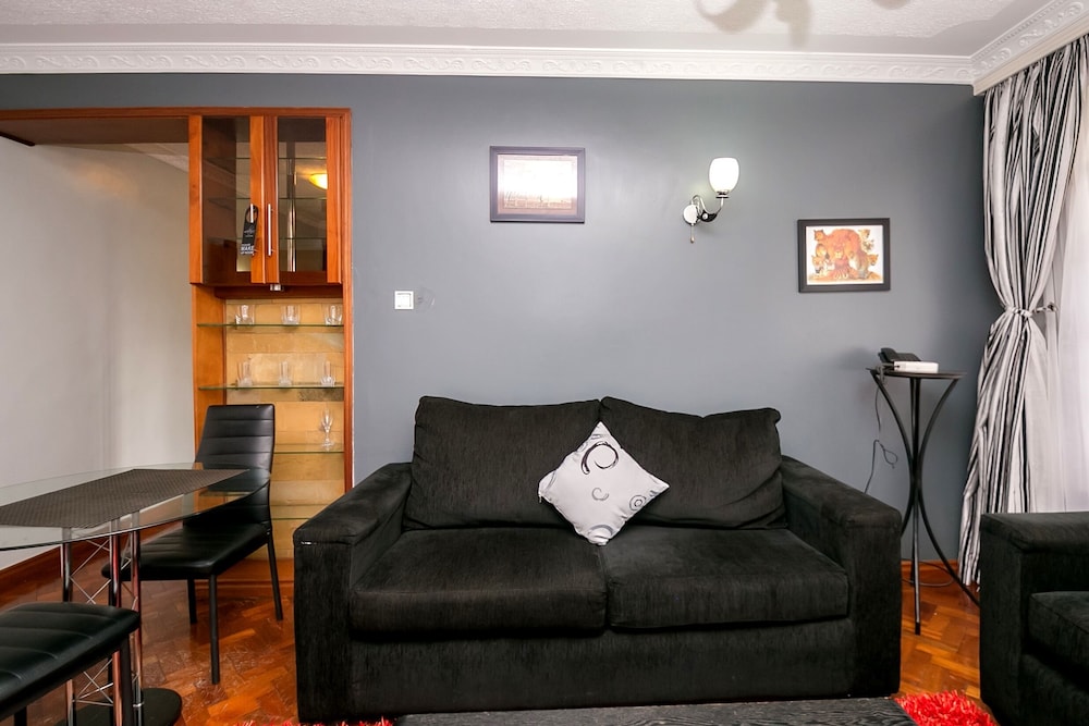 Meltonia Luxury Suites 33/50