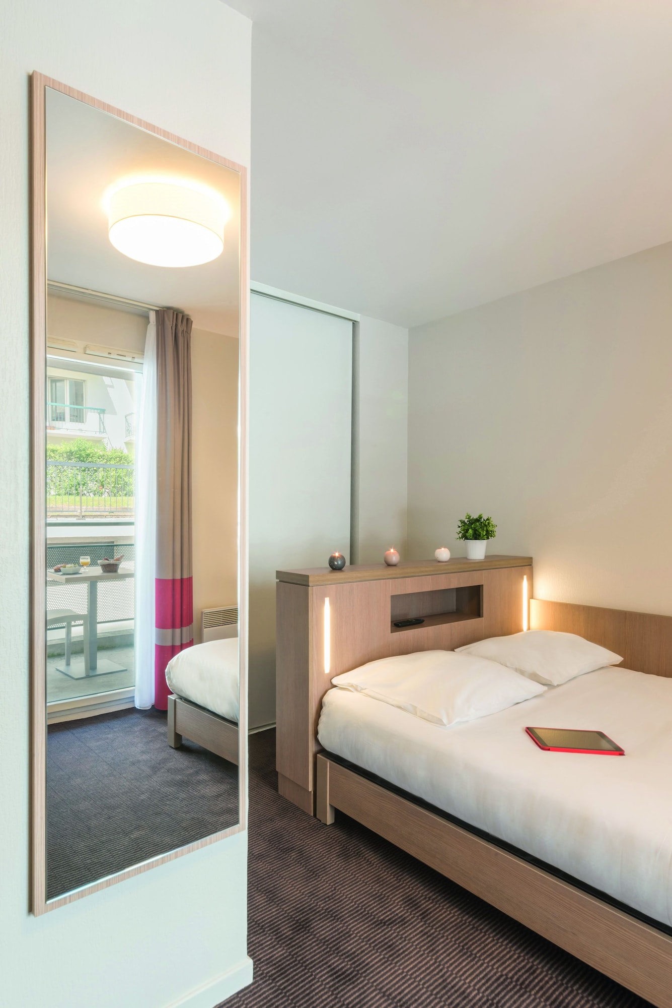 Studio, Double Bed, Sofa, Appart City Classic Nantes Quais de Loire 2/10