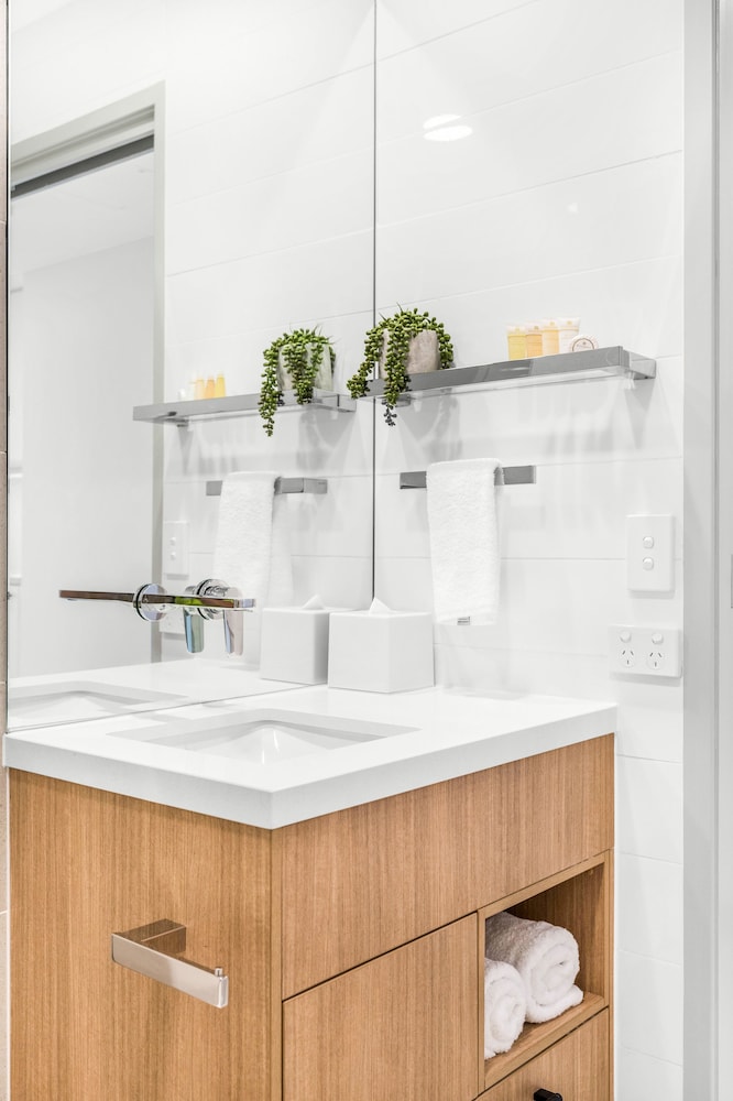 Essence Suites Taringa 60/60