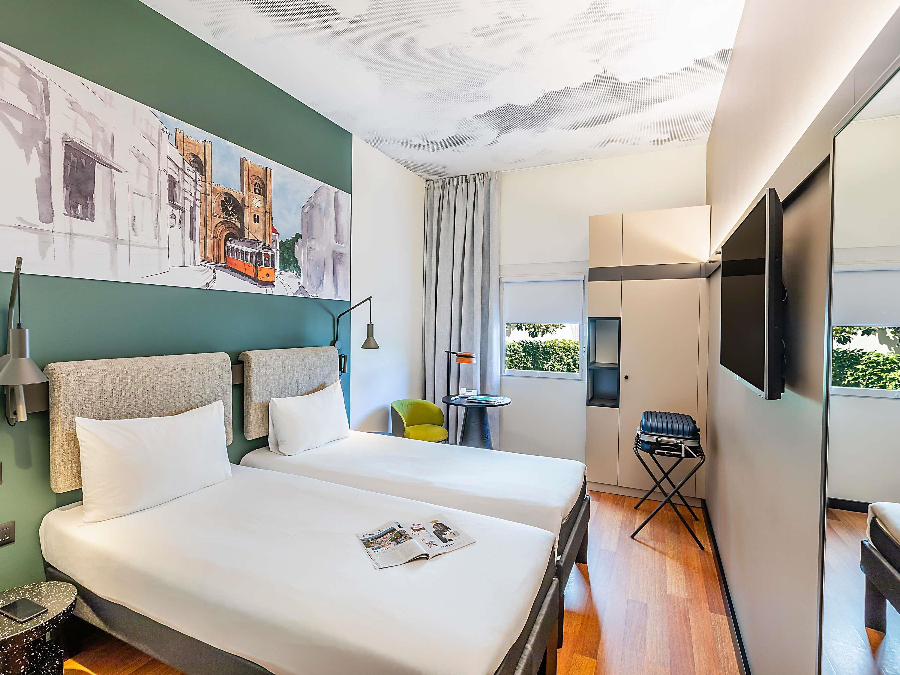 RENOVATED, STANDARD, TWIN BEDS