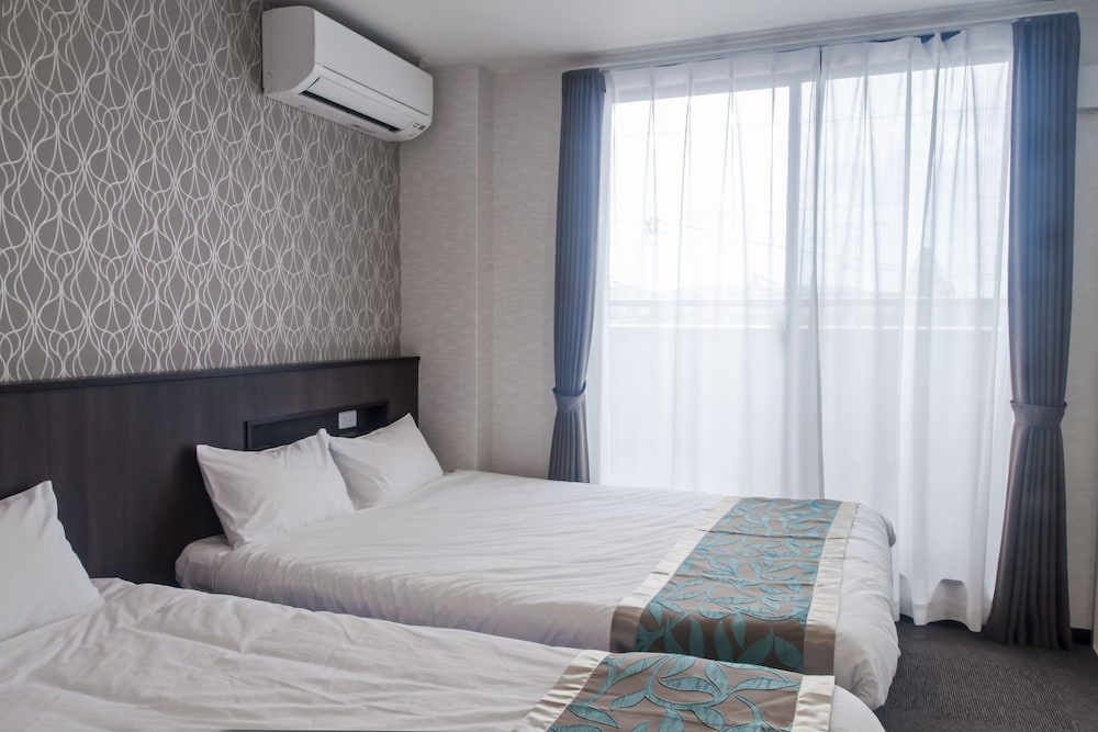 STANDARD, 2 DOUBLE BEDS