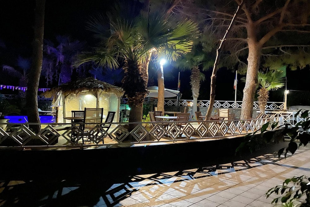 Al Togo Hotel 37/50