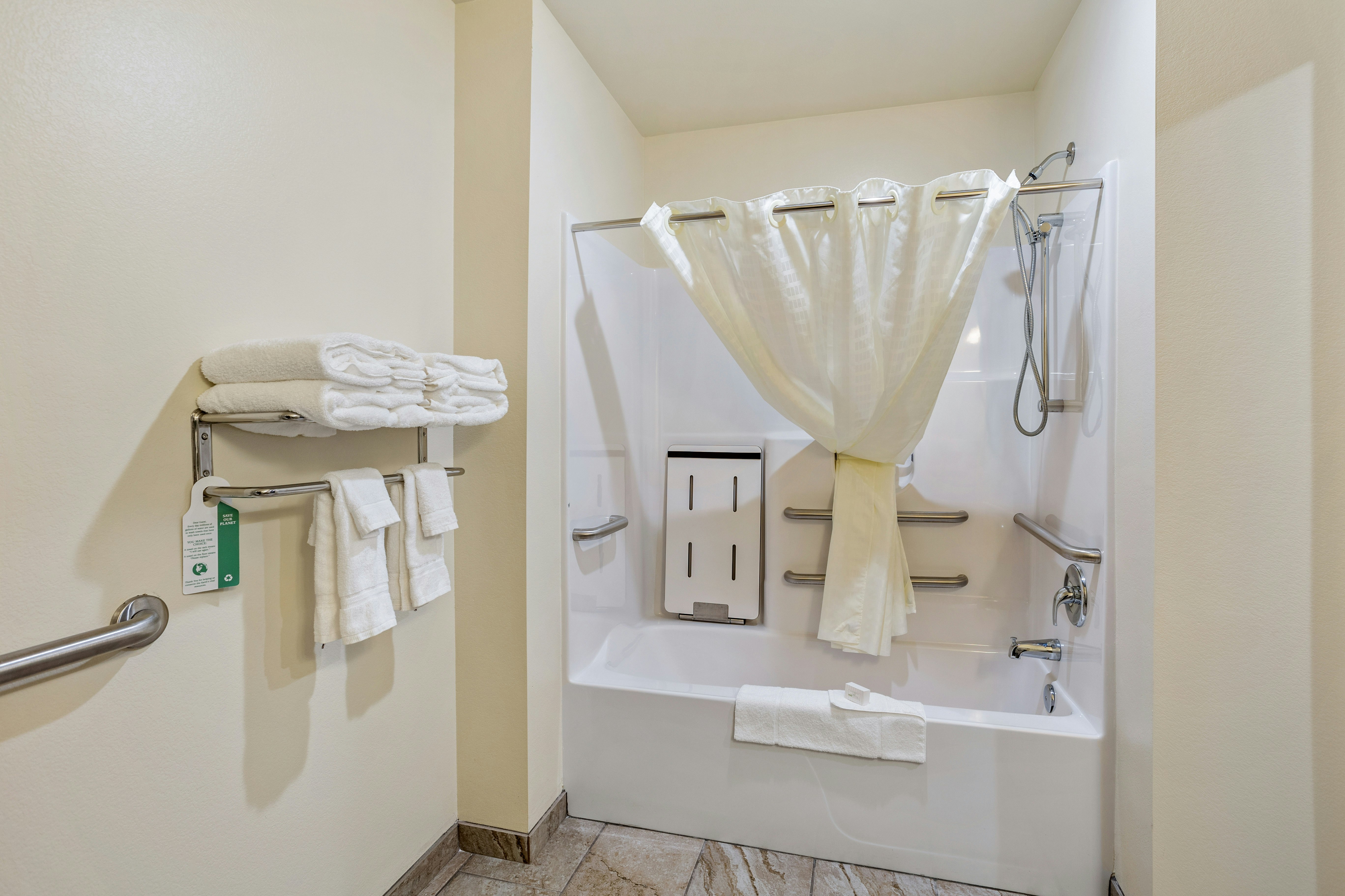 Cobblestone Hotel & Suites-Little Chute 47/48