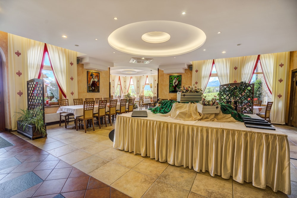 REDYK HOTEL 4/49