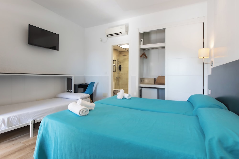 غرفة قياسية ثلاثية بثلاثة أسرّة، Hotel Zen Airport 4/7