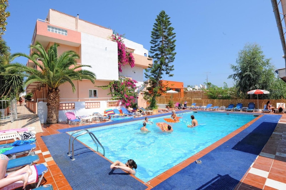 Primavera Beach Hotel 31/35