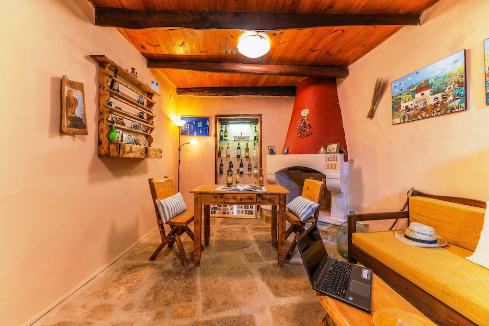 Idili Traditional House 30/50