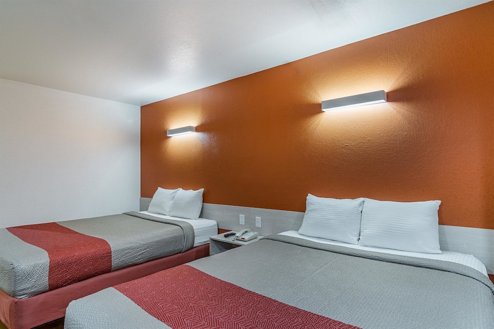 Motel6 McAlester, OK 19/39