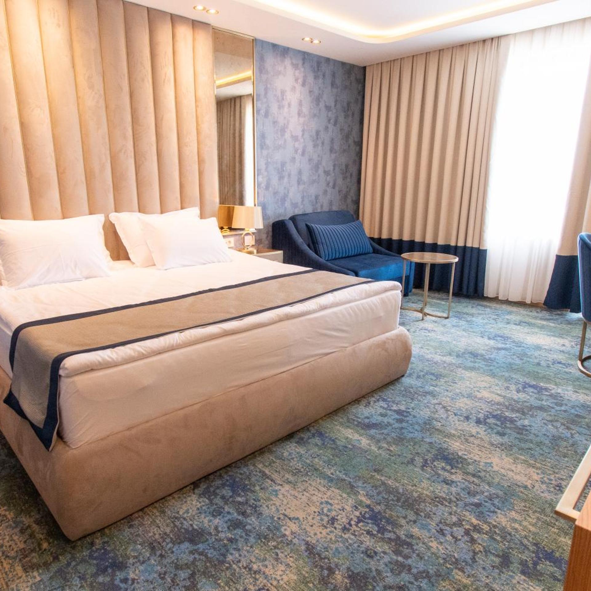 Deluxe, Double Bed