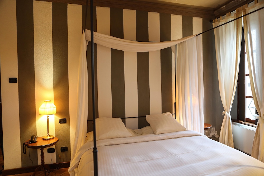 Hotel Tenimento Al Castello 12/50