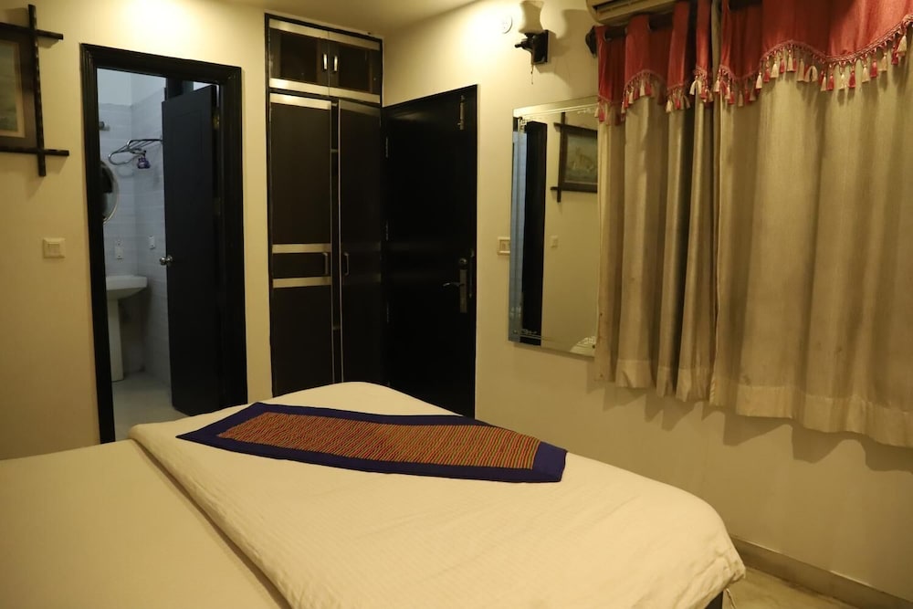 Airport Hotel Golden Jindal 16/26