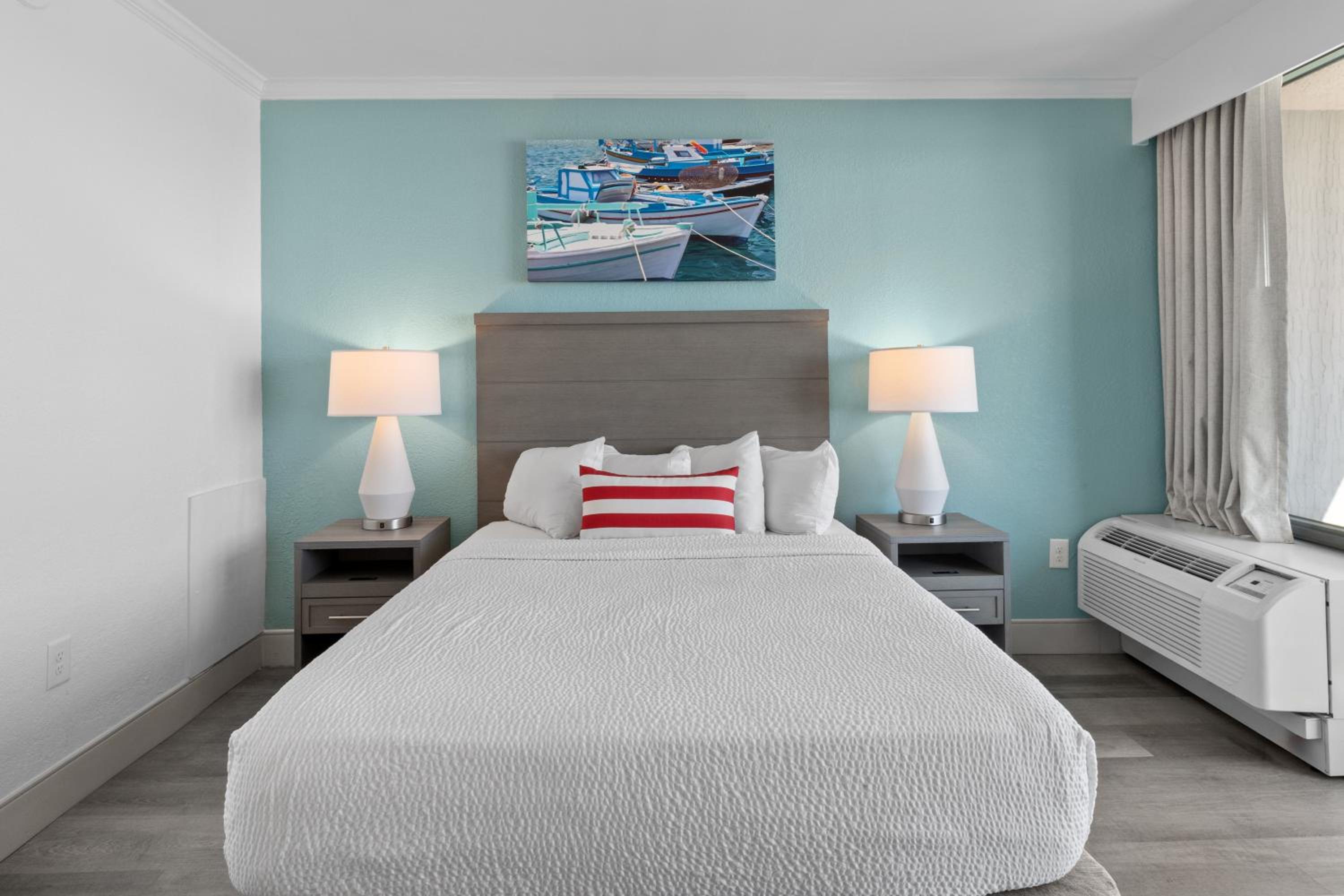 Schooner, Mini, Deluxe, Suite, Ocean Front، Compass Cove Resort 4/8