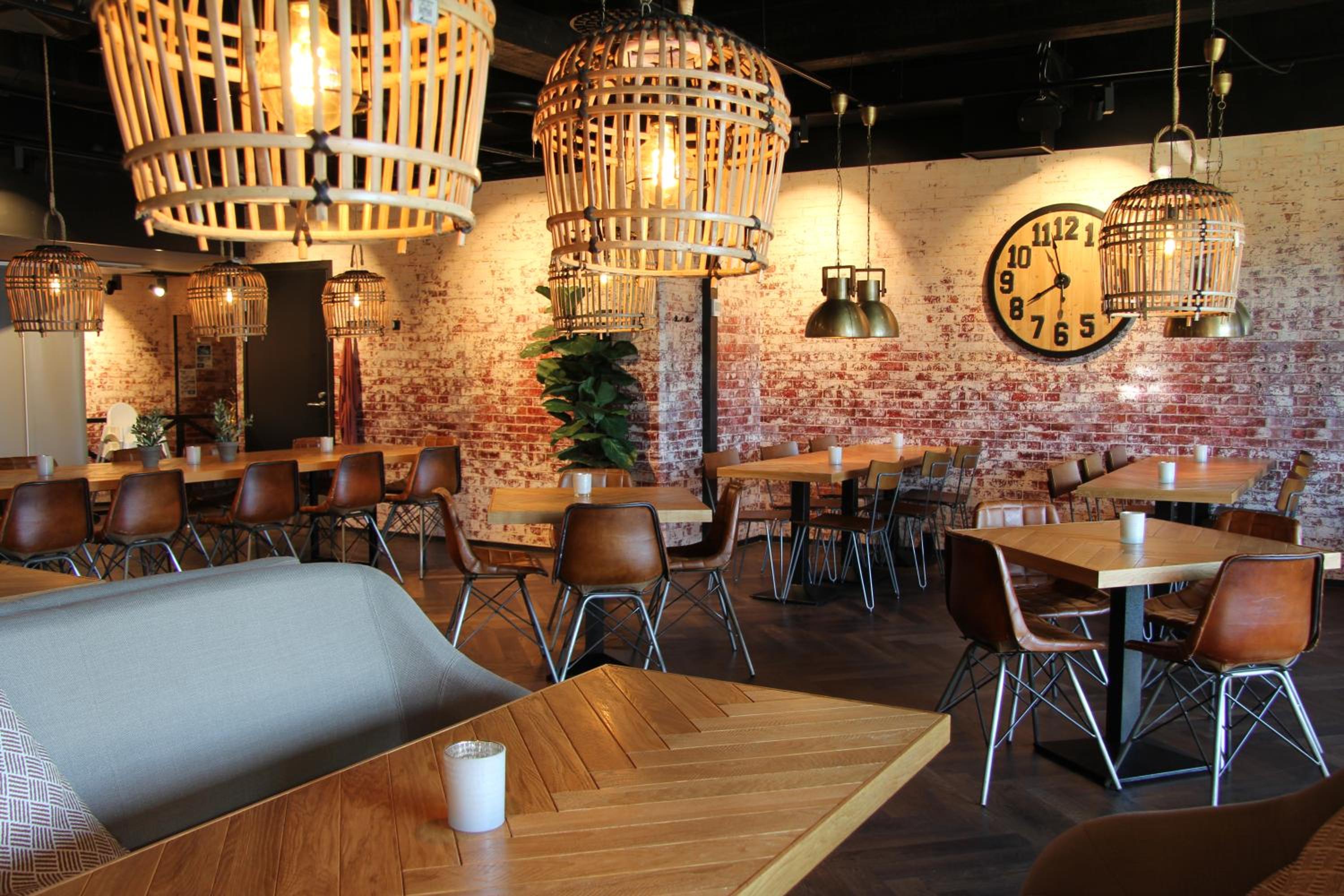 restaurant cafeteria