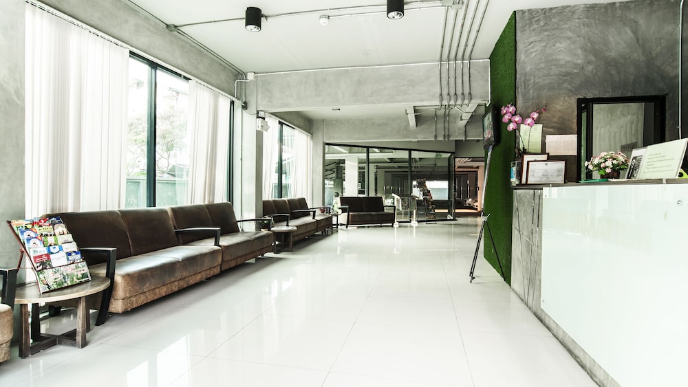 B2 Green Boutique & Budget Hotel 10/62