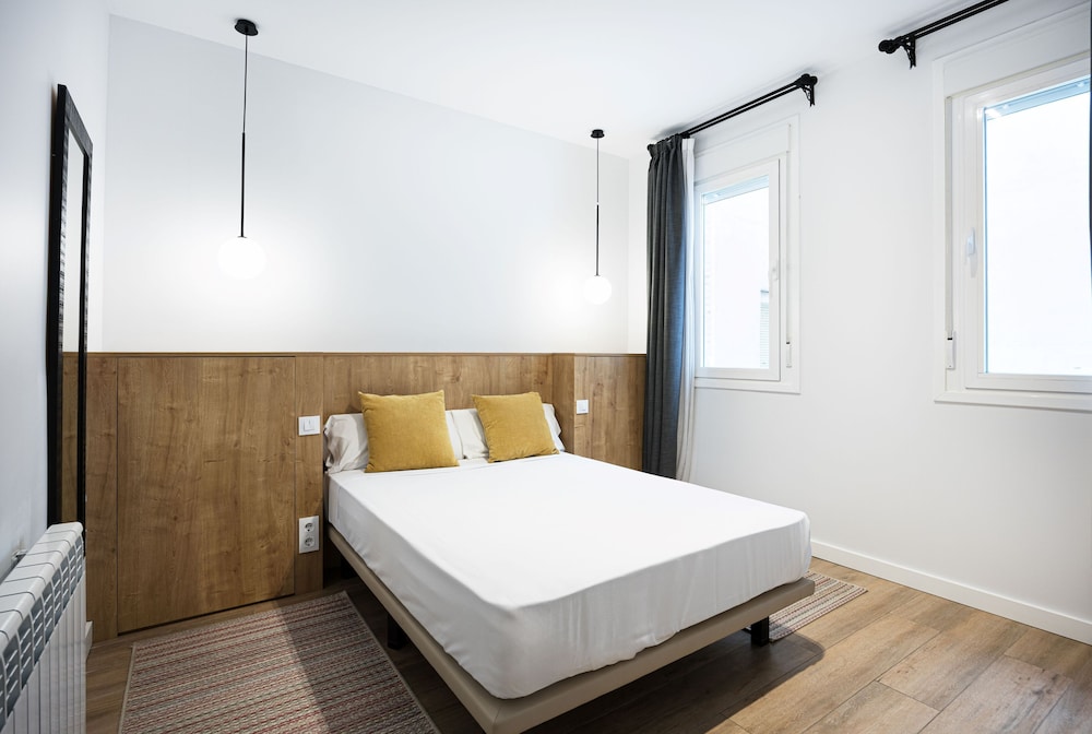1 BEDROOM, APARTMENT