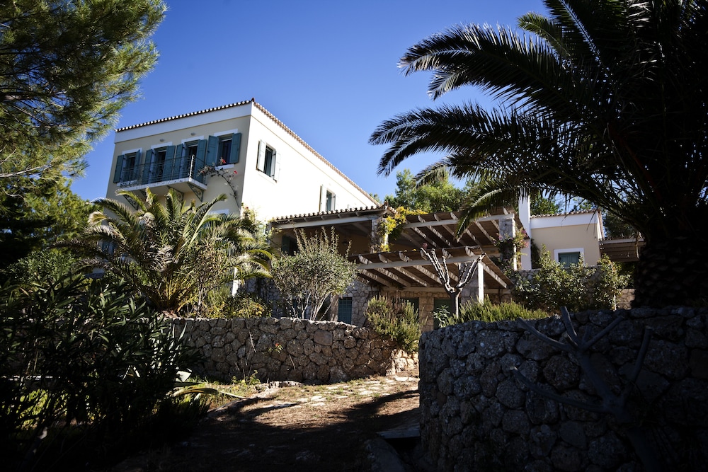 Electra Beachfront Villa 39/50