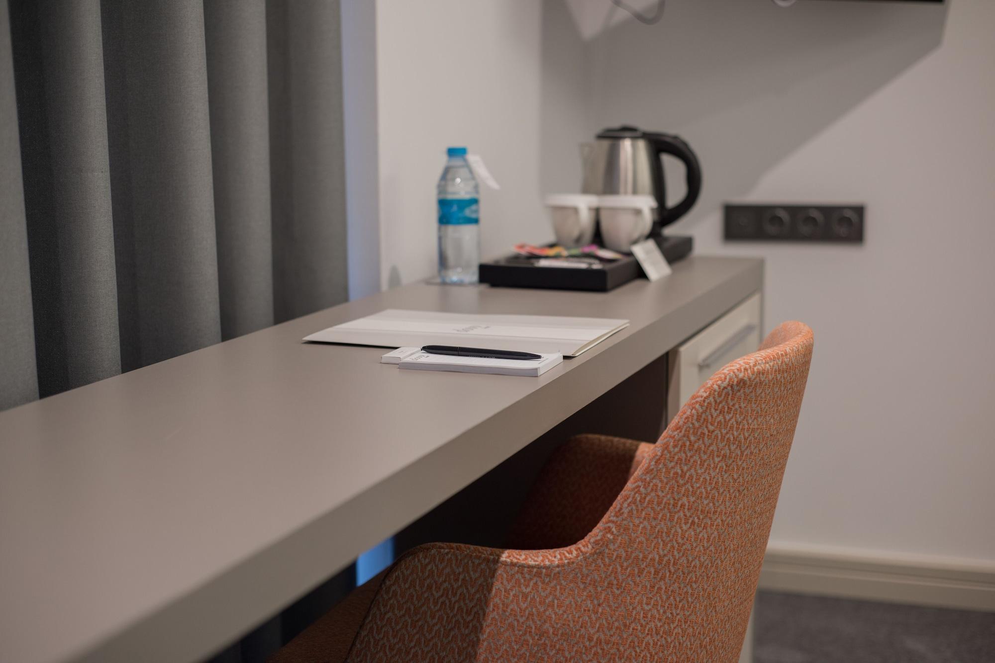 DOVV HOTEL 33/39