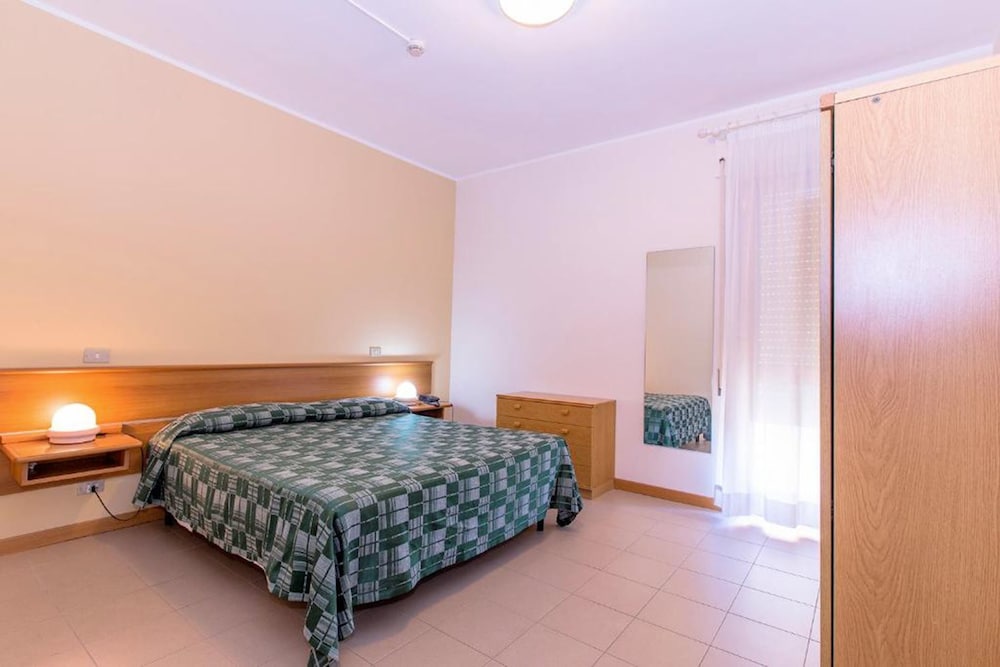 Hotel Residence Ulivi E Palme 22/71
